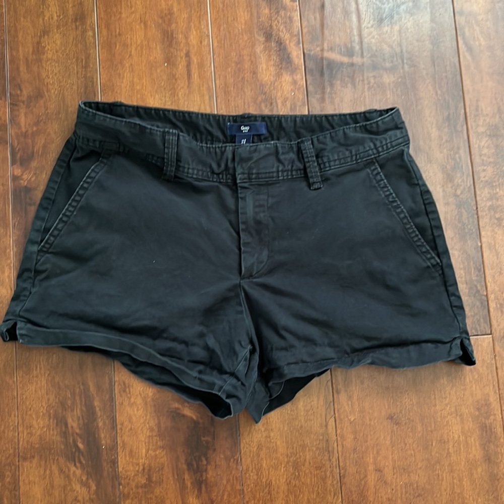 Black GAP chino style short shorts